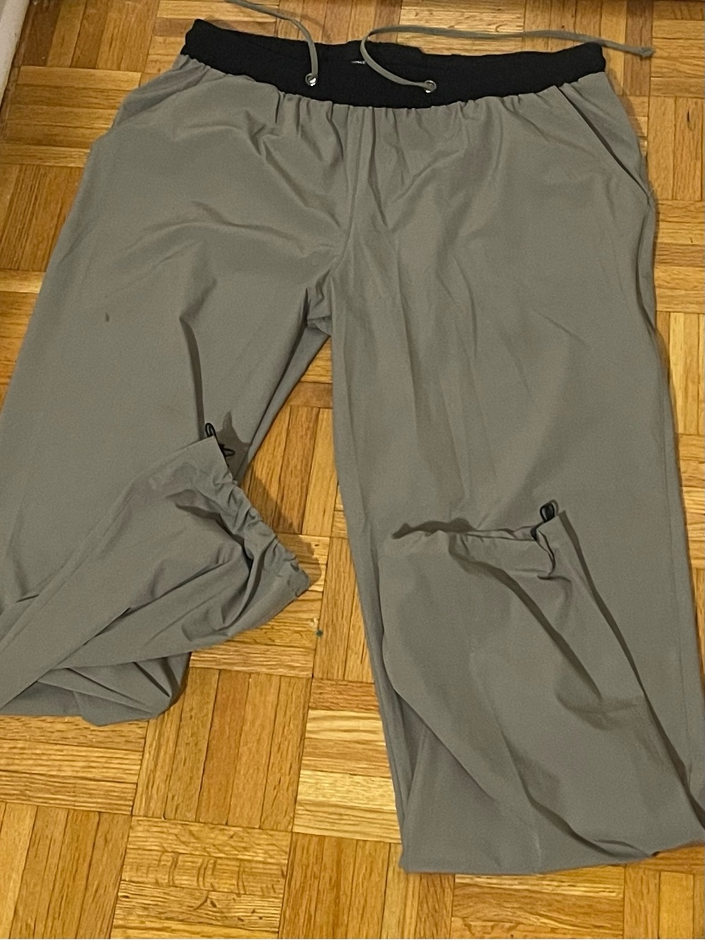 Men's Casual Drawstring Pants in Olive Gray